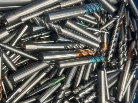 Thu Mua Hợp Kim cũ Giá Cao - Thu Mua Tận nơi 24/7